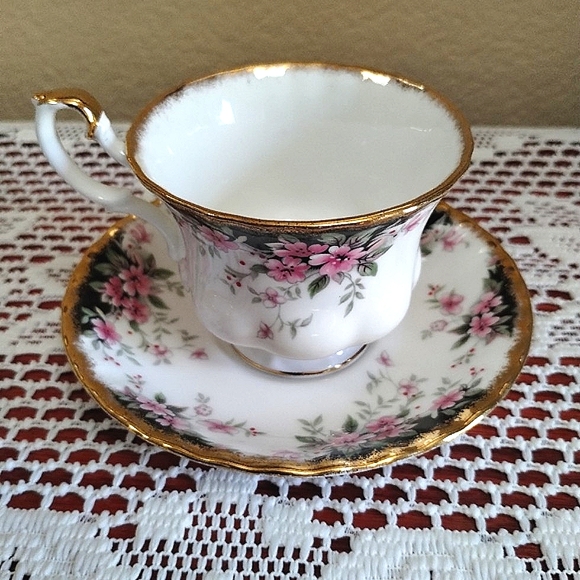 Royal Albert Balmoral Black, Pink Gold Royal Choice Series Tea Set - Picture 4 of 10